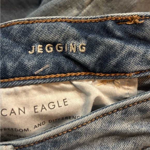 American Eagle Outfitters Distressed Blue Skinny Jeans - Picture 4 of 6